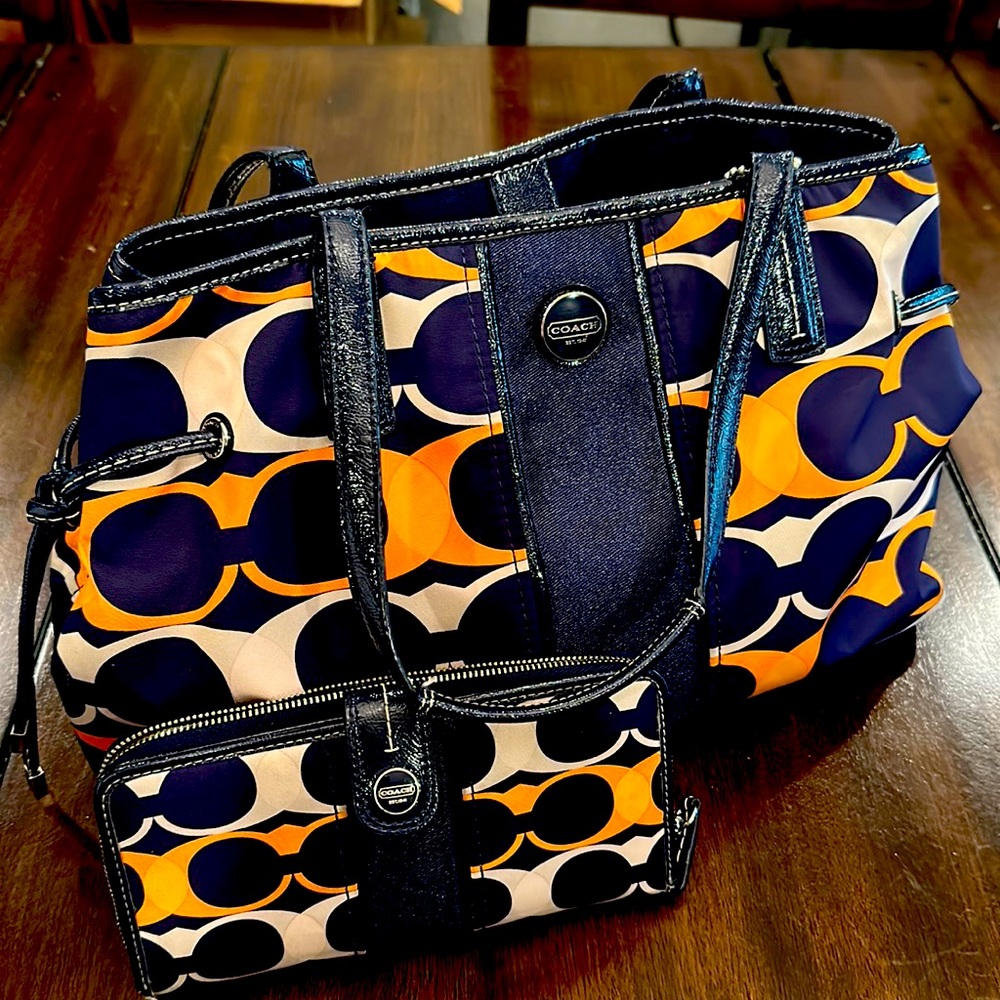 Coach Signature Blue/Orange shoulder bag with clutch